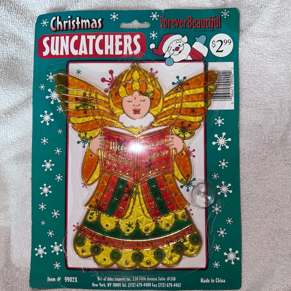 NOS Vintage ForeverBeautiful Christmas Suncatcher Caroling Angel Plastic 8” Tall